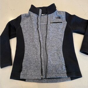Women’s THE NORTH FACE size large.
